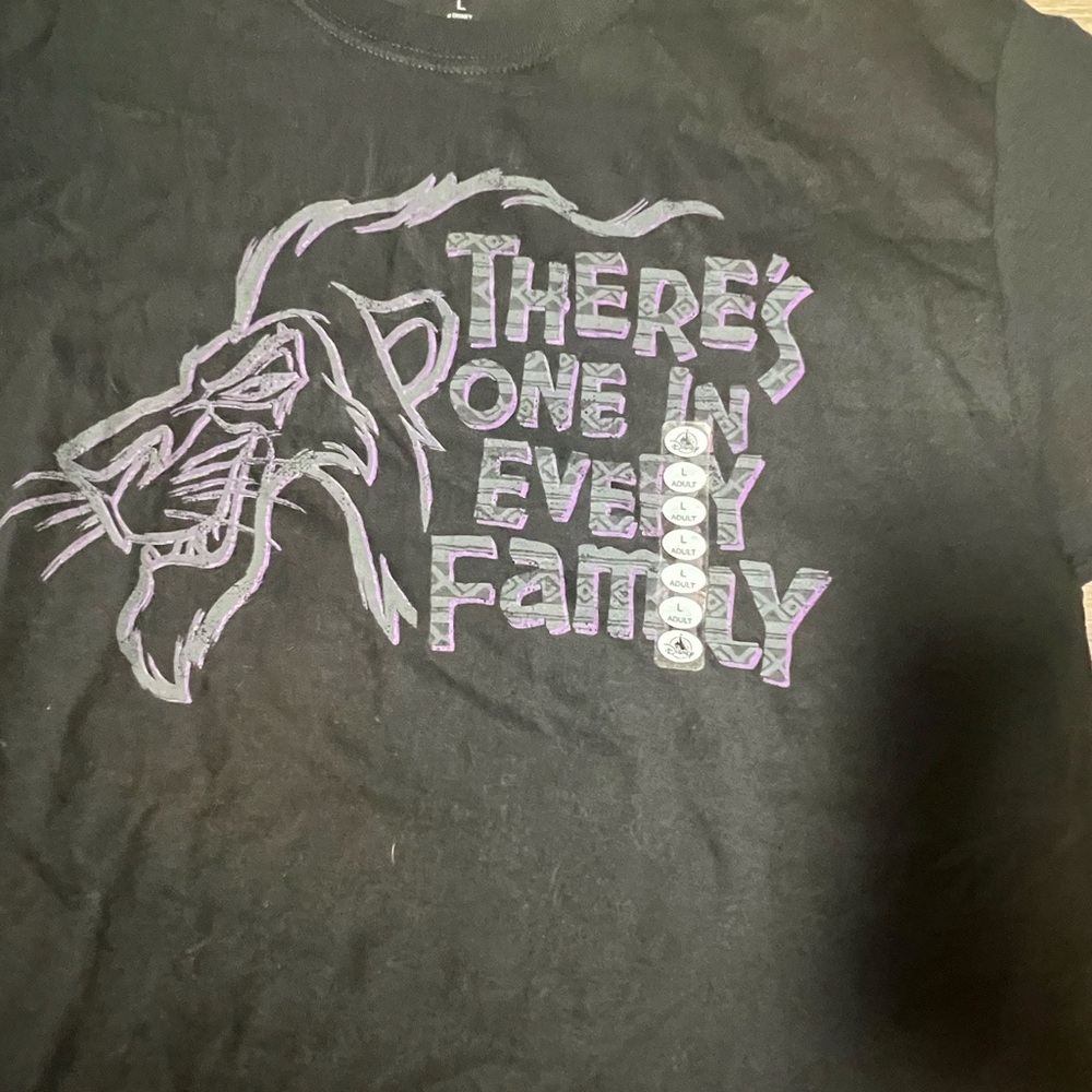 NWT Disney‎ Parks Lion King Shirt- Large